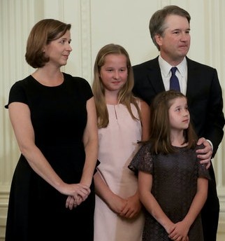 Image of the renowned judge Brett Kavanaugh with his wife and kids