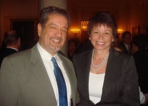 Image of a businesswoman and a former government official, Valerie Jarett and her husband
